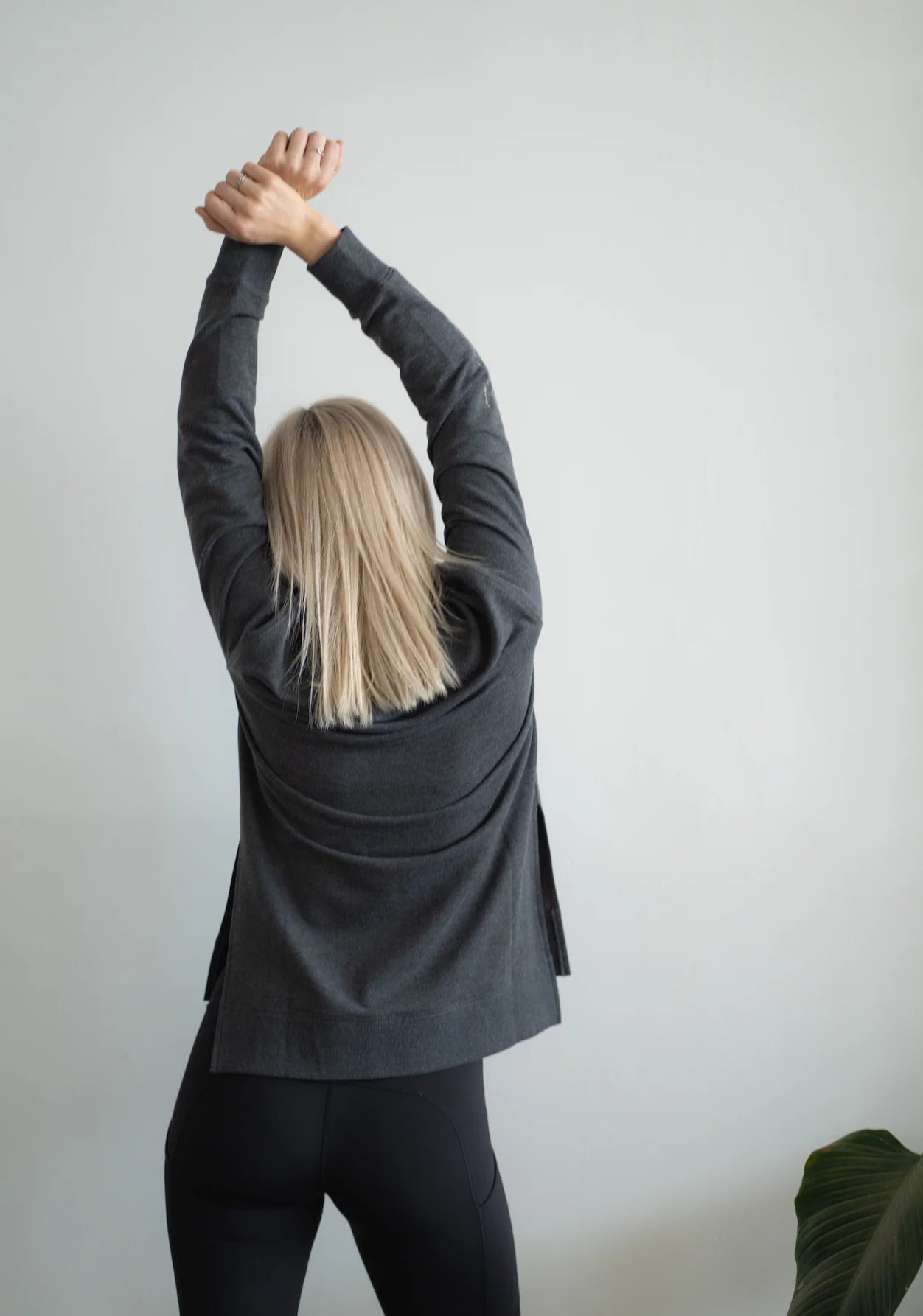 Movement Pullover Dark Grey